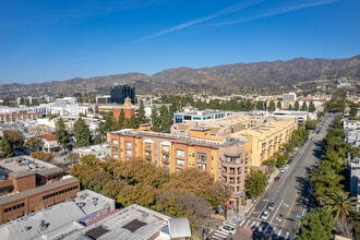 Burbank Village Walk in Burbank, CA - Building Photo - Building Photo