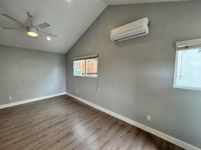 325 N La Fayette Park Pl in Los Angeles, CA - Building Photo - Building Photo