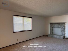 414 49th State Loop in Springfield, OR - Building Photo - Building Photo