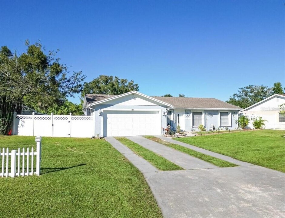 111 Cuautla Way in Kissimmee, FL - Building Photo