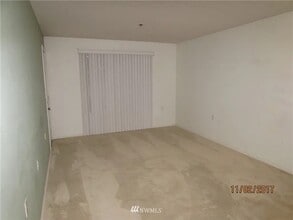 1910 W Casino Rd, Unit 312 in Everett, WA - Building Photo - Building Photo