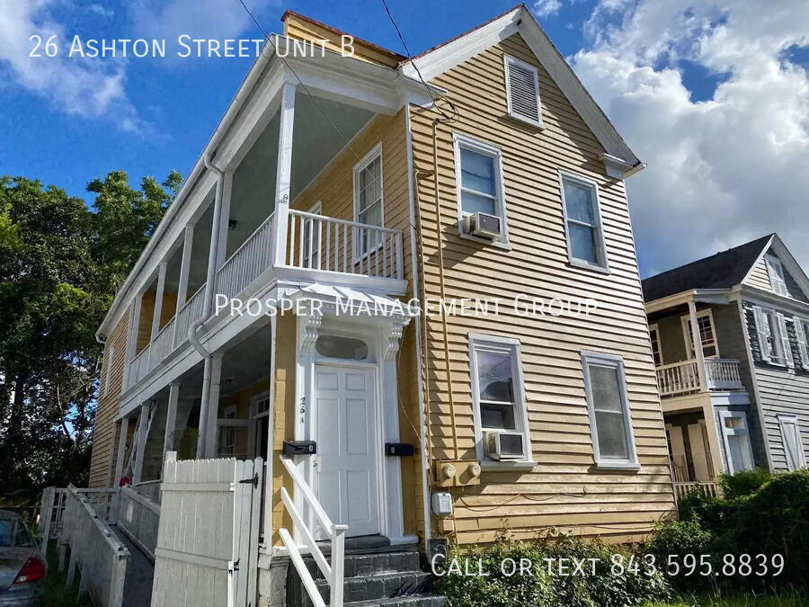 26 Ashton St in Charleston, SC - Building Photo