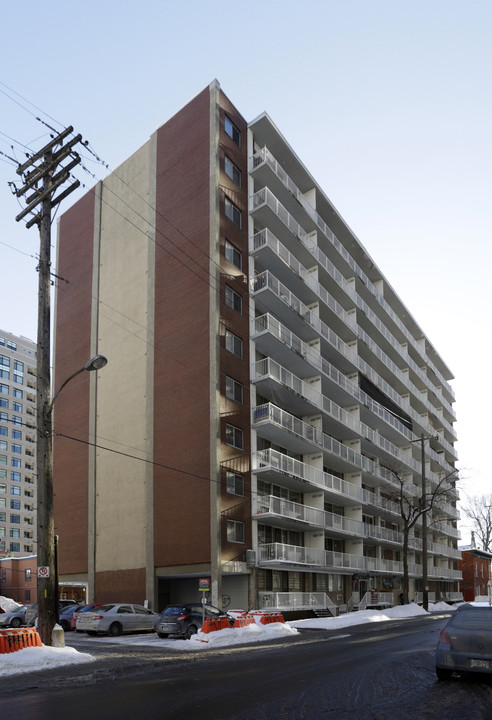 Gloucester Apartments in Ottawa, ON - Building Photo