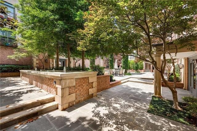 2885 Woodside St in Dallas, TX - Building Photo - Building Photo