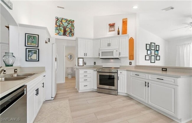 property at 5928 Sand Wedge Ln