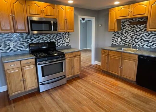 310 University Ave, Unit 1