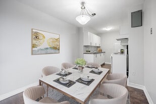 940 Commissioners Road East in London, ON - Building Photo