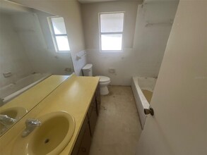 6646 Albemarle Pkwy in New Port Richey, FL - Building Photo - Building Photo