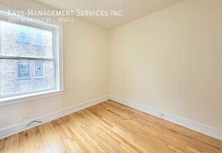 3057 W Argyle St in Chicago, IL - Building Photo - Building Photo