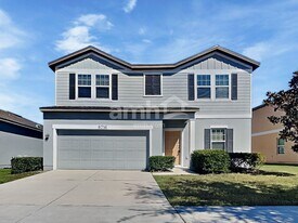 8716 Layalie Way in Gibsonton, FL - Building Photo