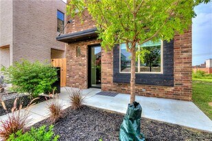 616 NW 6th St in Oklahoma City, OK - Building Photo