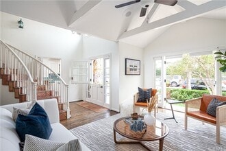 509 Goldenrod Ave, Unit A Front in Corona Del Mar, CA - Foto de edificio - Building Photo