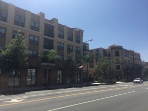 428 W Main St in Alhambra, CA - Building Photo - Building Photo