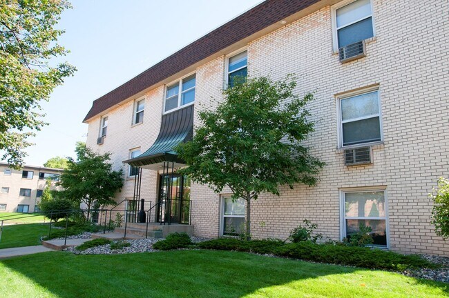 326 6th Ave Apartments in Minneapolis, MN - Building Photo - Building Photo