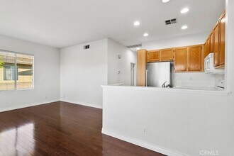 17 Aurora in Aliso Viejo, CA - Building Photo - Building Photo