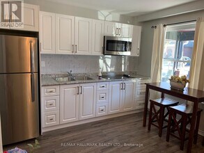 70 Rockwell Ave in Toronto, ON - Building Photo - Building Photo