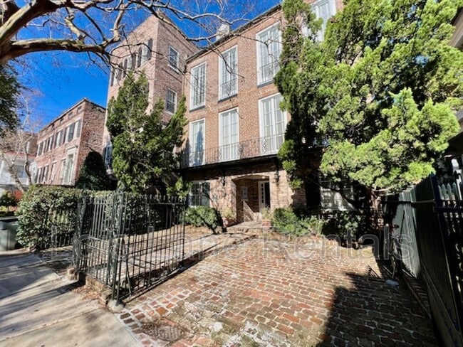 property at 12 Wentworth St