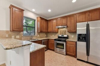 10104 Missel Thrush Dr in Austin, TX - Building Photo - Building Photo