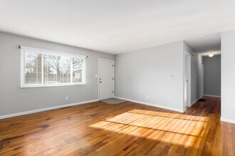 5340 Carolyn Dr in Hilliard, OH - Building Photo - Building Photo