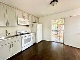 9145 Baring Cross St in Los Angeles, CA - Building Photo