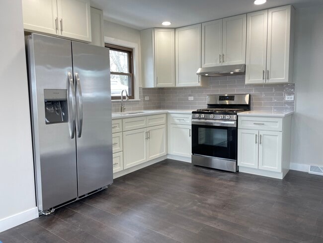 property at 360 W Oriole Trl