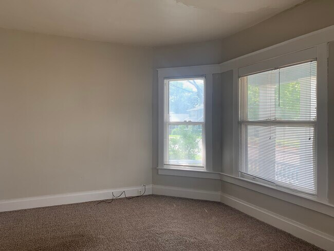 615 W McClure Ave in Peoria, IL - Building Photo - Building Photo