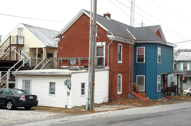 28 N Queen St in Littlestown, PA - Building Photo - Building Photo