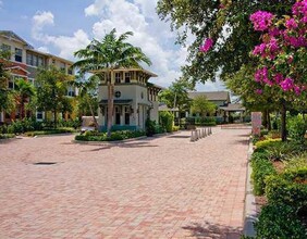 1750 Mission Ct in West Palm Beach, FL - Building Photo - Building Photo
