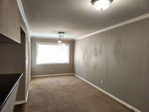 6418 Woodbrook Ln in Houston, TX - Building Photo - Building Photo