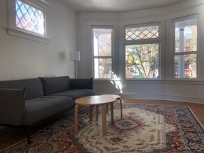 1012 SE Lambert St in Portland, OR - Foto de edificio - Building Photo