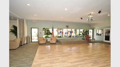The Orchard Senior Apartments (55+) in San Diego, CA - Foto de edificio - Building Photo