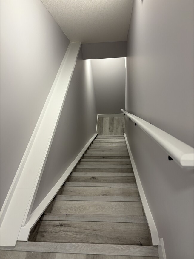 10505-10563 63 Ave in Edmonton, AB - Building Photo - Building Photo