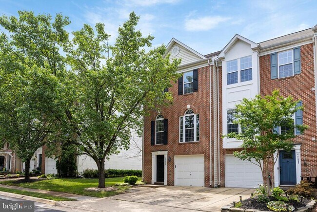 45609 Grand Central Sq in Sterling, VA - Building Photo - Building Photo