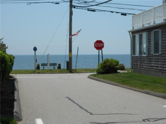 96 Post Ave in Westbrook, CT - Building Photo - Building Photo