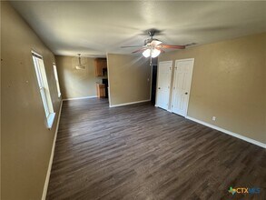 508 E Convent St in Victoria, TX - Building Photo - Building Photo