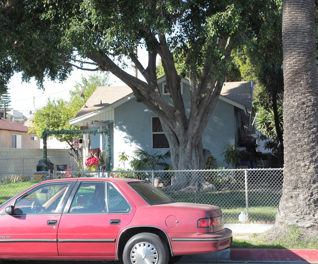 7113 Stafford Ave in Huntington Park, CA - Building Photo - Building Photo