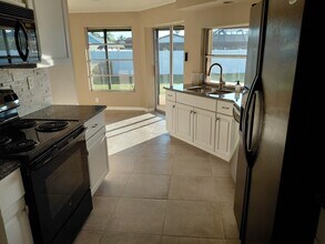 3513 SE 22nd Ave in Cape Coral, FL - Building Photo - Building Photo