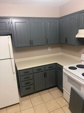 2301 Cannon St, Unit 3 in Hastings, MN - Foto de edificio - Building Photo