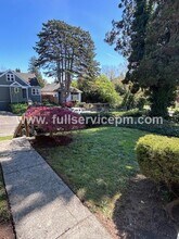2747 47th Ave SW in Seattle, WA - Building Photo - Building Photo