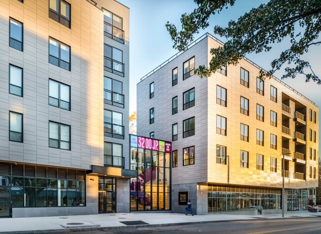 3200 Washington in Boston, MA - Foto de edificio - Building Photo