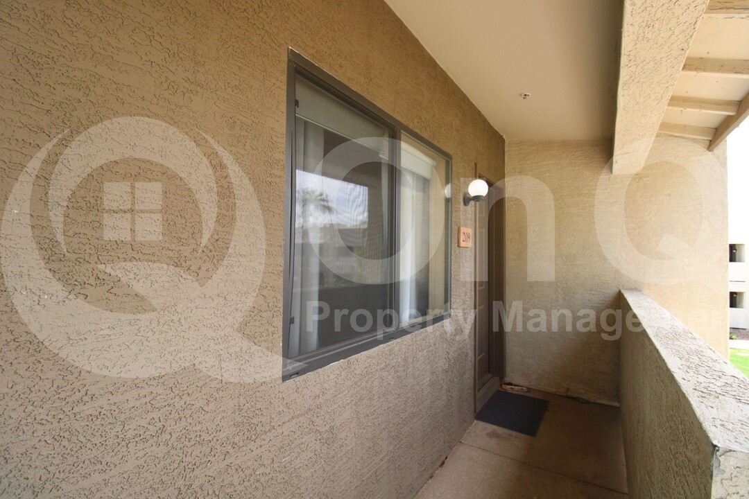 3301 E Earll Dr in Phoenix, AZ - Building Photo
