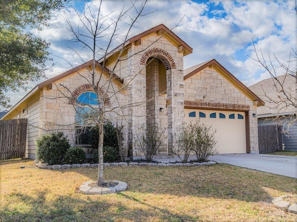 13009 Ring Dr in Manor, TX - Building Photo