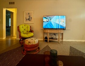 4916 26th Ave S in Gulfport, FL - Building Photo - Building Photo