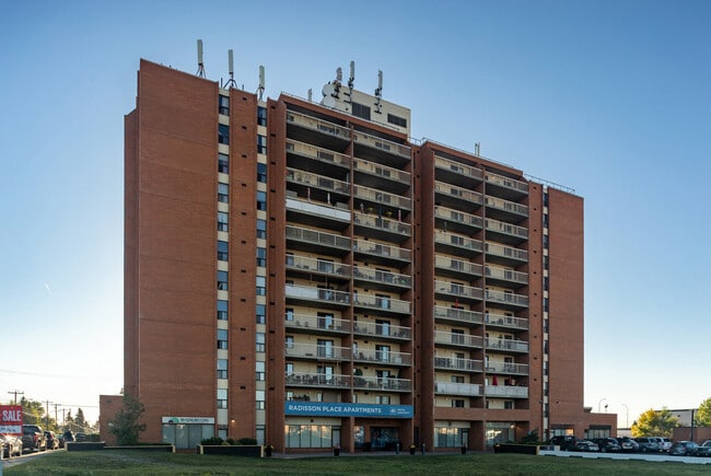 International Mountainview Apartments in Calgary, AB - Building Photo - Building Photo