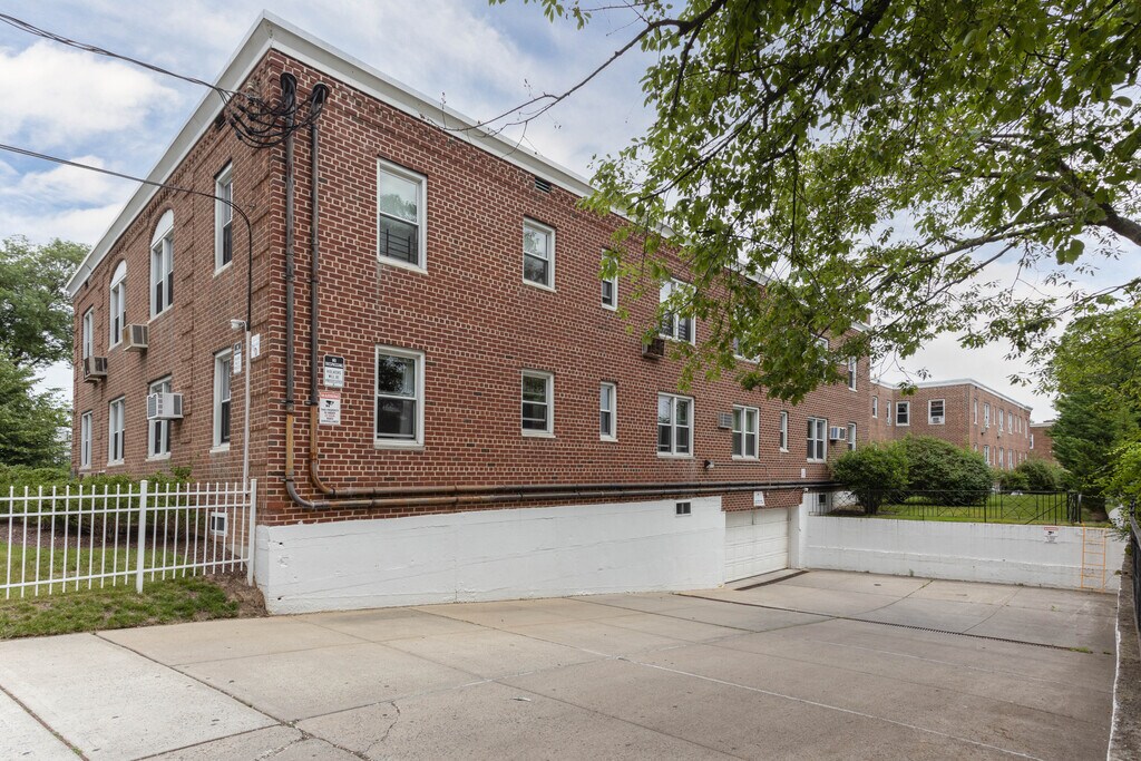 Hewlett Park Apartments Hewlett, NY Apartments For Rent