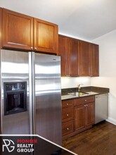 736 W Addison St, Unit E3 in Chicago, IL - Building Photo - Building Photo