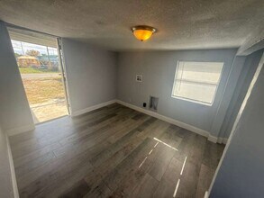 612 Grady Ln in Lakeland, FL - Building Photo - Building Photo