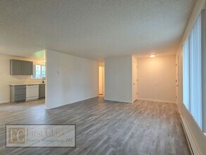 1760 NE 24th Ave in Hillsboro, OR - Building Photo - Building Photo