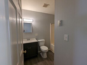 411 W 2nd St in Salisbury, MO - Building Photo - Building Photo