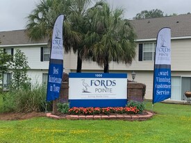 1157 Fords Pointe Cir in Savannah, GA - Building Photo